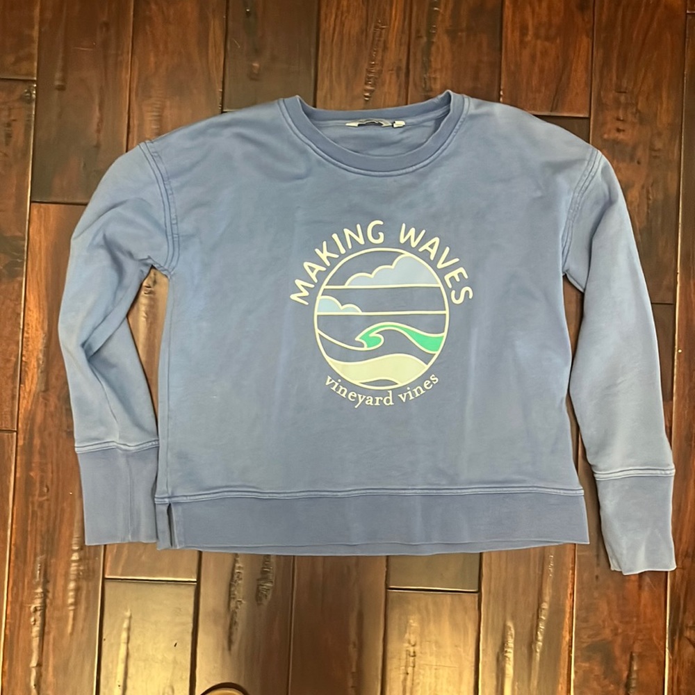 Vineyard Vines sweatshirt